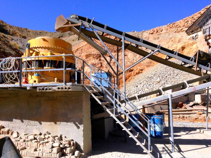 山東時產600噸石灰巖破碎生產線簡析